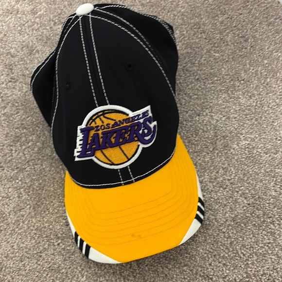 Los Angeles Lakers Black and Yellow Cap S/M - Picture 1 of 12